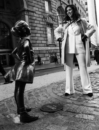 Kristen Visbal with "Fearless Girl"